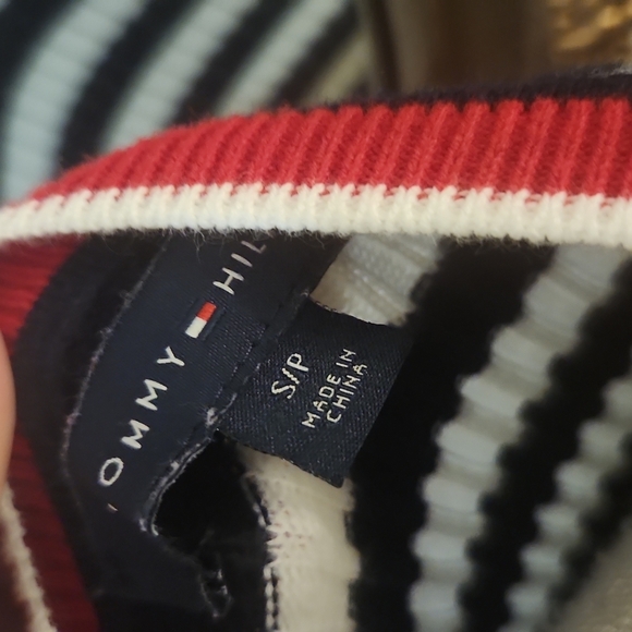 Tommy Hilfiger sweater - Picture 3 of 4